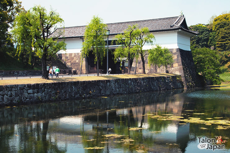 ประตูทางเข้าสวนของพระราชวังอิมพีเรียลแห่งโตเกียว