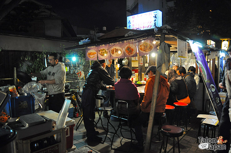 บรรยากาศที่ร้านราเมงสไตล์ยาไต ที่ฟุกุโอกะ