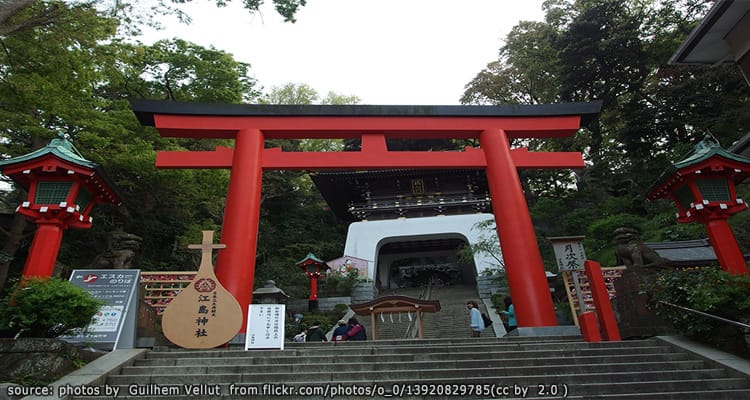 ศาลเจ้าอีโนชิมะ Enoshima Shrine