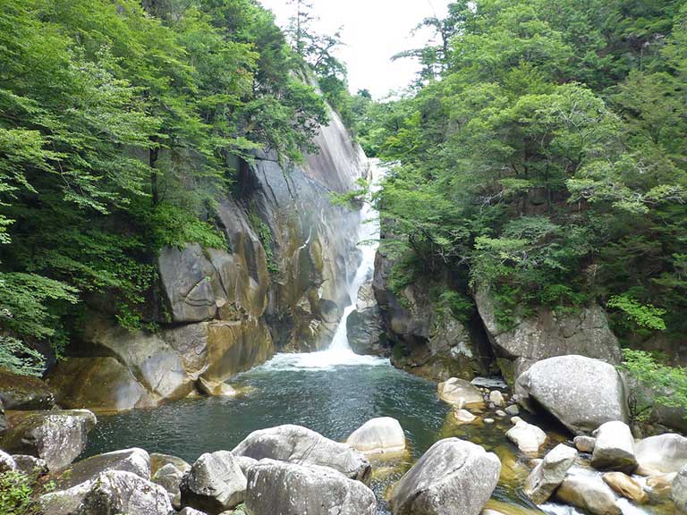 หุบเขาโชเซนเคียว Shosenkyo Gorge