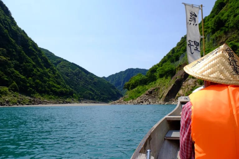 ล่องเรือโบราณที่แม่น้ำคุมาโนะ Kumano River Boat Tour
