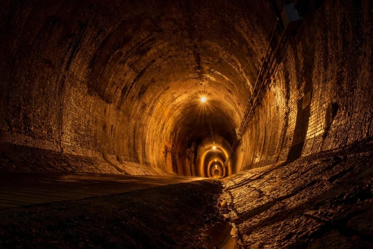 อุโมงค์มินาโตะกาวะ (Minatogawa Tunnel)