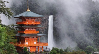 ศาลเจ้าคุมาโนะ-นาชิ-Kumano-Nachi-Taisha