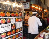 ร้านขายข้าวหน้าปลาดิบในตรอกเล็กๆที่ตลาดปลาซึคิจิ
