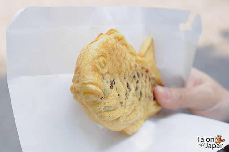 ขนมปลาไส้ถั่วแดงที่ขายในงานเทศกาลยาโยอิ