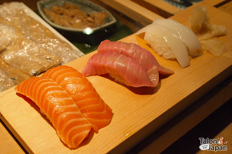 ซูชิหน้าปลาดิบสุดอร่อยที่ตลาดปลาซึคิจิ