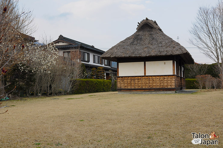 บ้านหลังคาโบราณที่หมู่บ้านน้ำศักดิ์สิทธิ์โอชิโนะฮักไก