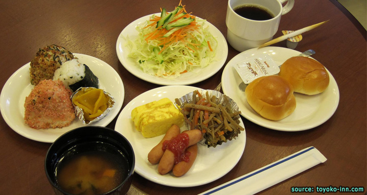 อาหารเช้าของโรงแรม Toyoko-Inn