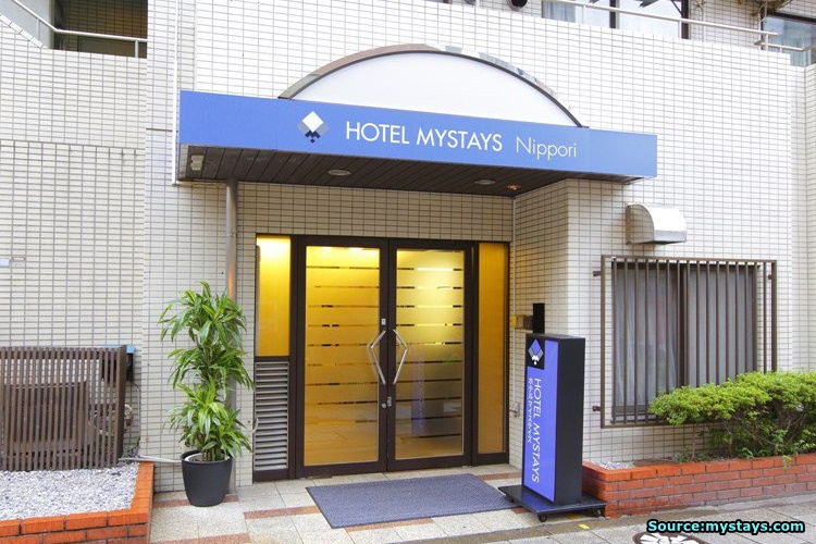 ด้านหน้าโรงแรม Hotel Mystays Nippori