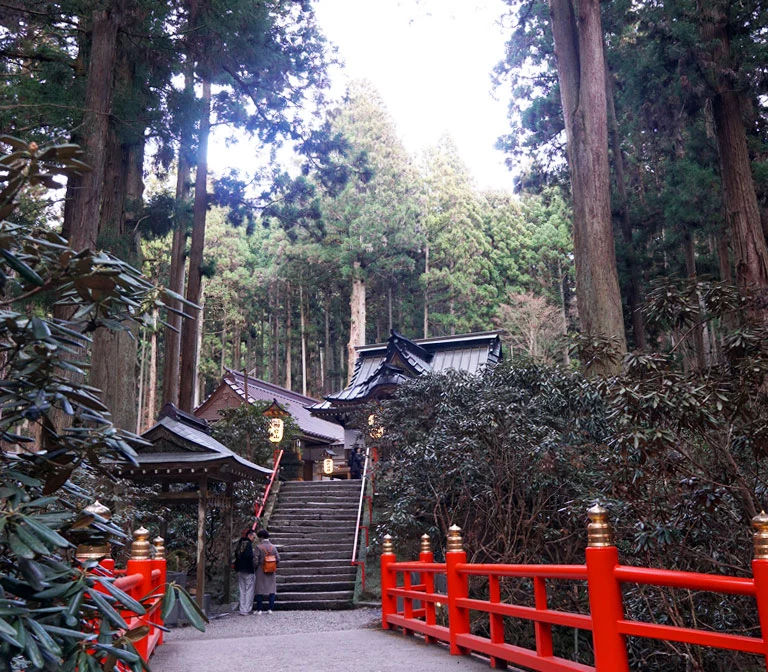 Oiwa shrine ศาลเจ้าโออิวะ ศาลเจ้าชื่อดังบนเขาภูเขาของจังหวัดอิบารากิ